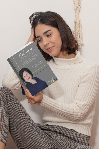 mockup-of-a-woman-reading-a-book-at-home-31040